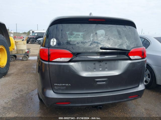 2C4RC1DG5HR720181 Chrysler Pacifica Touring