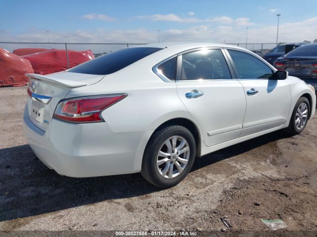 Nissan Altima 2.5 S 2014 1N4AL3AP1EN225438 Image 4