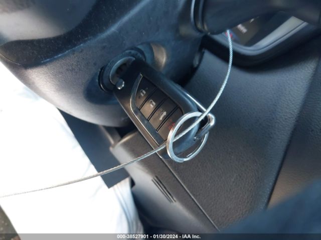 5YFEPMAE6MP178235 Toyota COROLLA LE