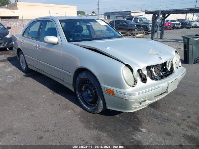 2000 MERCEDES-BENZ E 320 VIN: WDBJF65J5YA977503