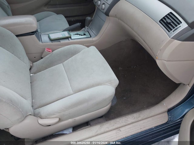 38528258 :رقم المزاد ، 4T1CE38P35U954903 vin ، 2005 Toyota Camry Solara Se مزاد بيع