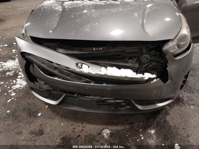 KNDCB3LC7H5098666 KIA NIRO LX