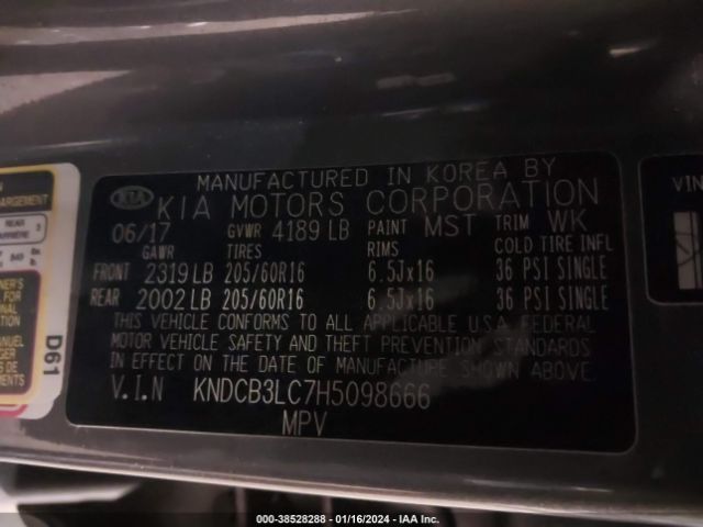KNDCB3LC7H5098666 KIA NIRO LX