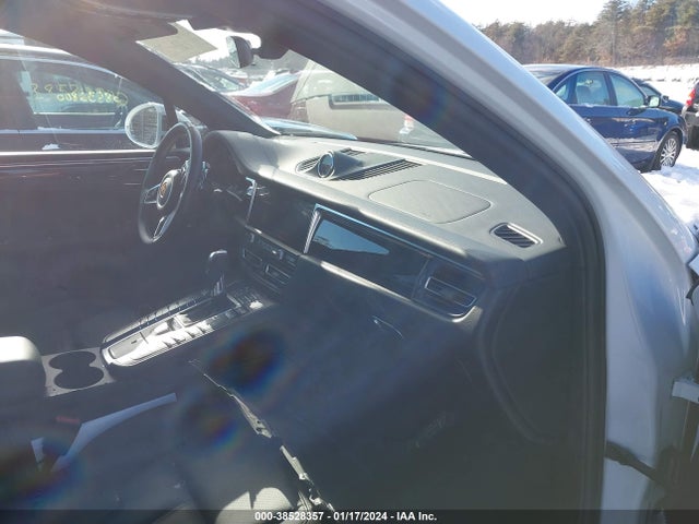 2021 PORSCHE MACAN WP1AA2A57MLB14930 Photo 4