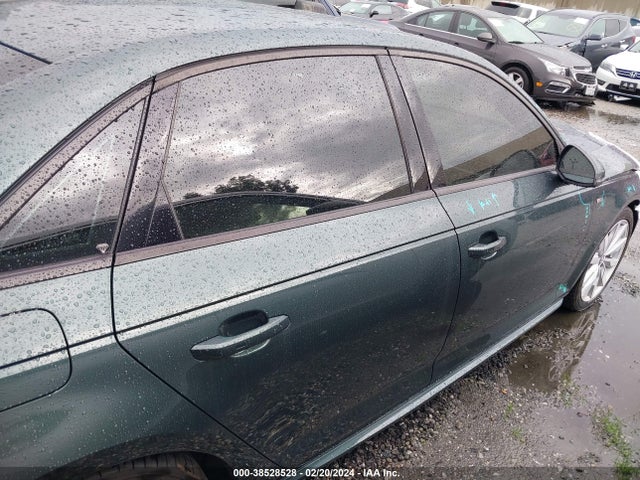 WAUKMAF42JA218303 Audi A4 2.0t Tech Ultra Premium/2.0t Ultra Premium