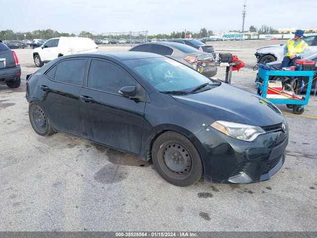 2015 2T1BURHE1FC443743 main image