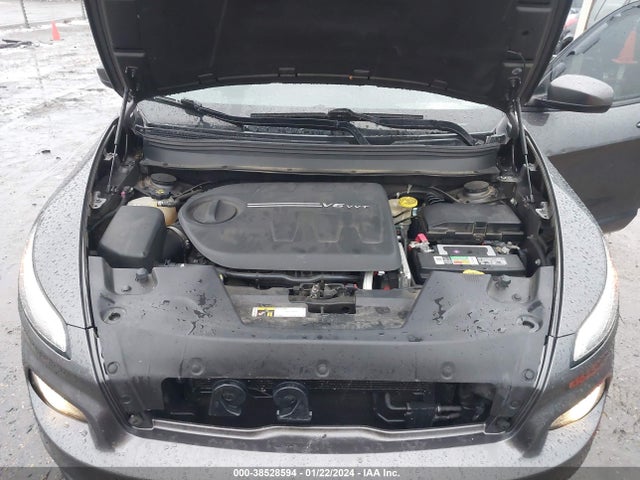 1C4PJLCS9GW137956 Jeep Cherokee Altitude