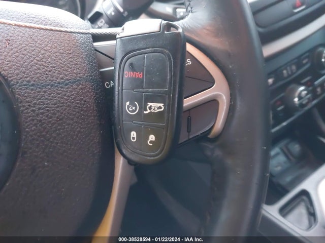 1C4PJLCS9GW137956 Jeep Cherokee Altitude
