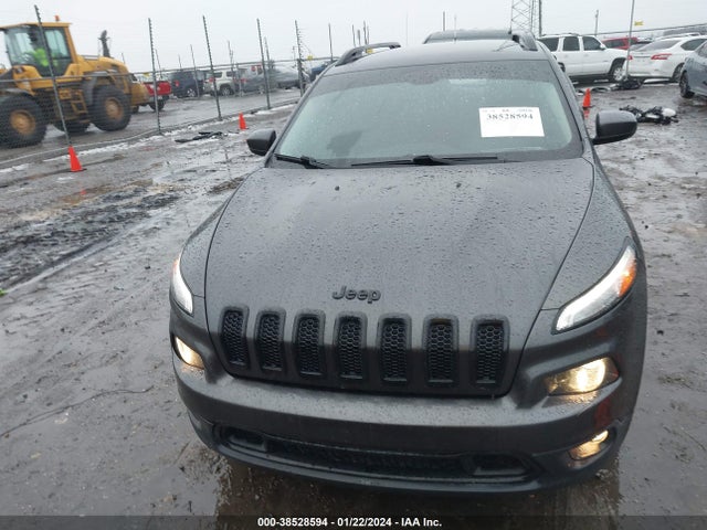 1C4PJLCS9GW137956 Jeep Cherokee Altitude