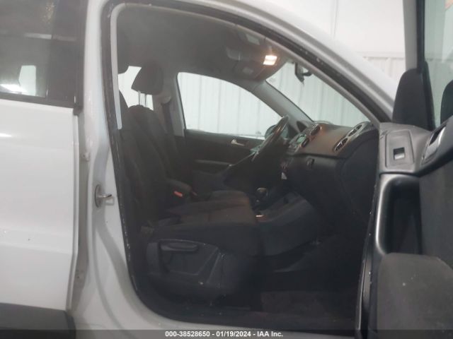 WVGAV3AX7EW622582 Volkswagen TIGUAN S