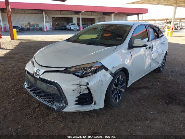 Toyota COROLLA SE 2017 5YFBURHEXHP729268 Image 2