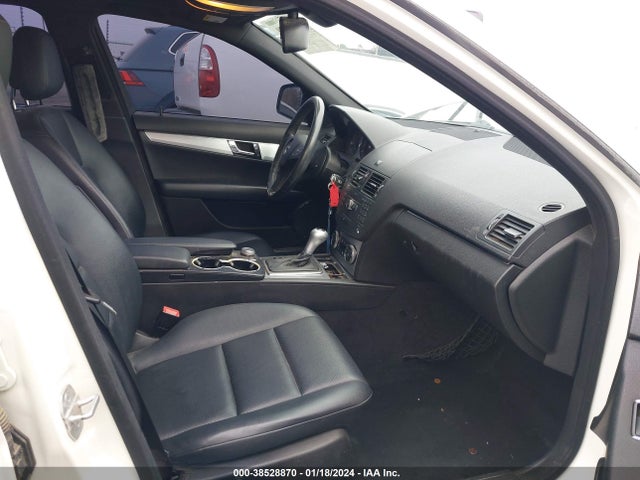 2008 MERCEDES-BENZ C 300 LUXURY/SPORT VIN: WDDGF54X38F180770
