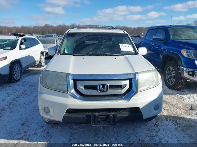 2011 HONDA PILOT TOURING VIN: 5FNYF4H95BB004979