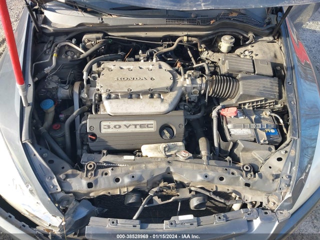 2005 HONDA ACCORD 3.0 EX VIN: 1HGCM826X5A013178