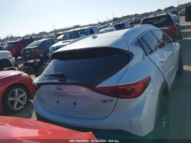 SJKCH5CR2HA035476 Infiniti Qx30 Luxury