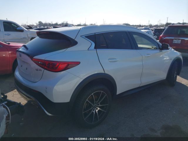 SJKCH5CR2HA035476 Infiniti Qx30 Luxury