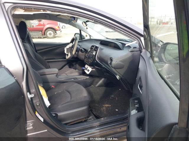 Toyota Prius Two 2018 JTDKBRFUXJ3596350 Image 5