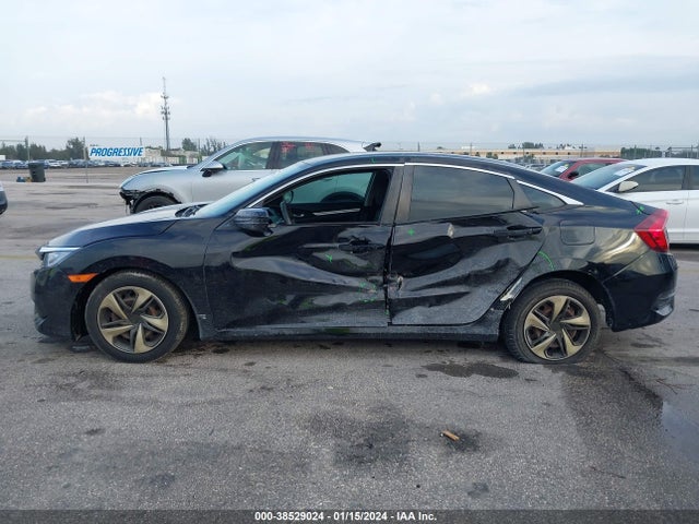 2018 HONDA CIVIC LX VIN: 19XFC2F55JE020124