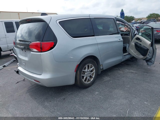 2C4RC1CG6NR213271 Chrysler Voyager Lx