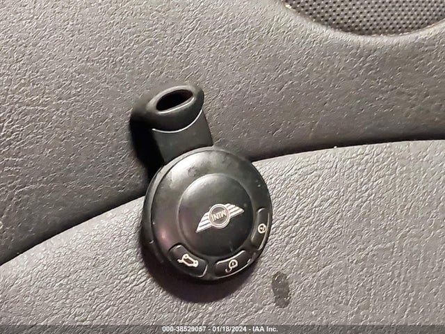 2007 MINI COOPER WMWMF33567TL68147 Photo 10