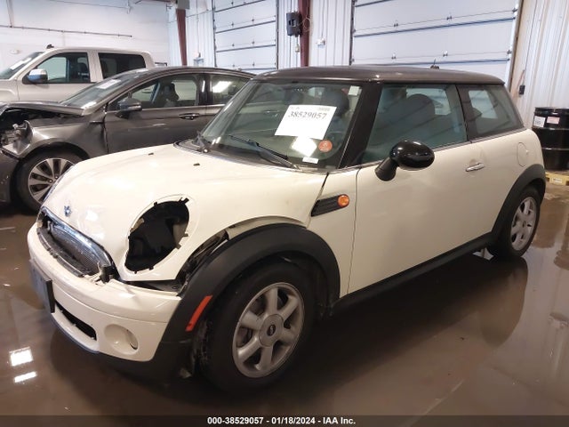 2007 MINI COOPER WMWMF33567TL68147 Photo 1