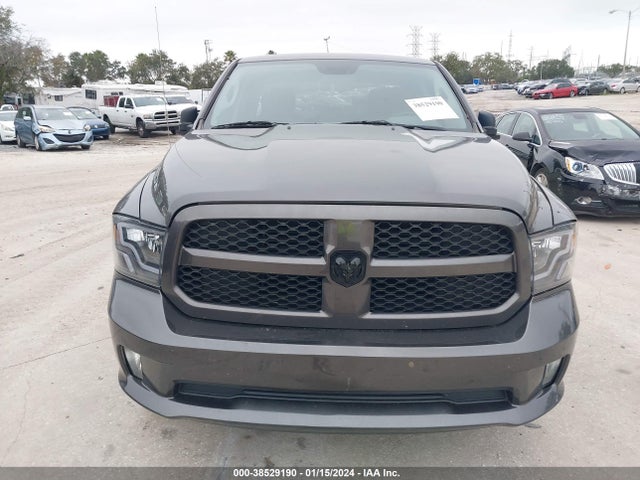 RAM 1500 Express Quad Cab 4x4 6'4 Box 2018 1C6RR7FT8JS301443 Image 12