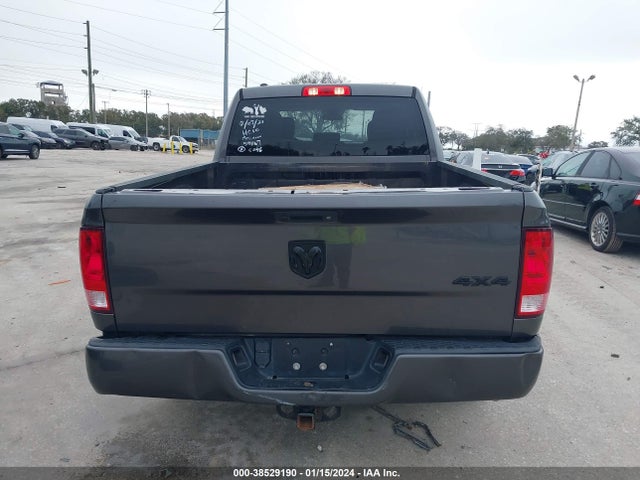 RAM 1500 Express Quad Cab 4x4 6'4 Box 2018 1C6RR7FT8JS301443 Image 16