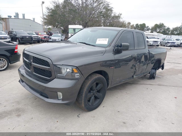 RAM 1500 Express Quad Cab 4x4 6'4 Box 2018 1C6RR7FT8JS301443 Image 2