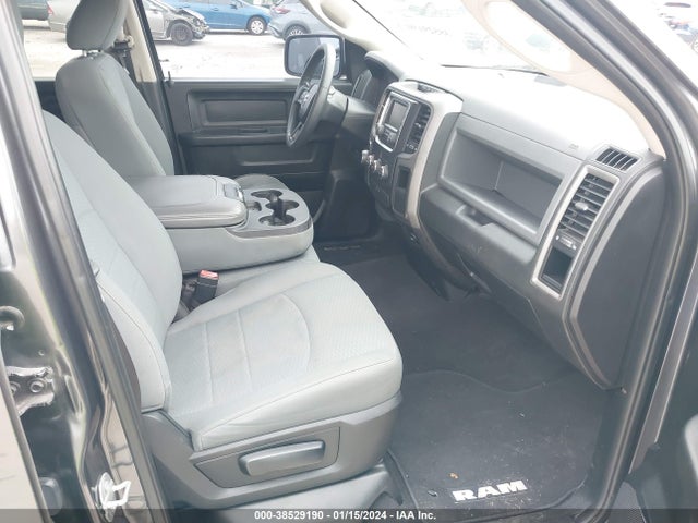 RAM 1500 Express Quad Cab 4x4 6'4 Box 2018 1C6RR7FT8JS301443 Image 5