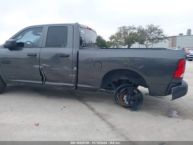 RAM 1500 Express Quad Cab 4x4 6'4 Box 2018 1C6RR7FT8JS301443 Image 6