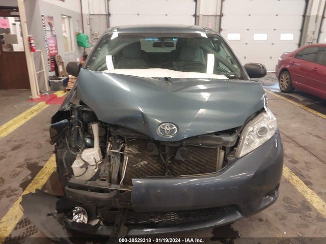 Toyota Sienna L 7 Passenger 2017 5TDZZ3DC4HS837751 Image 12