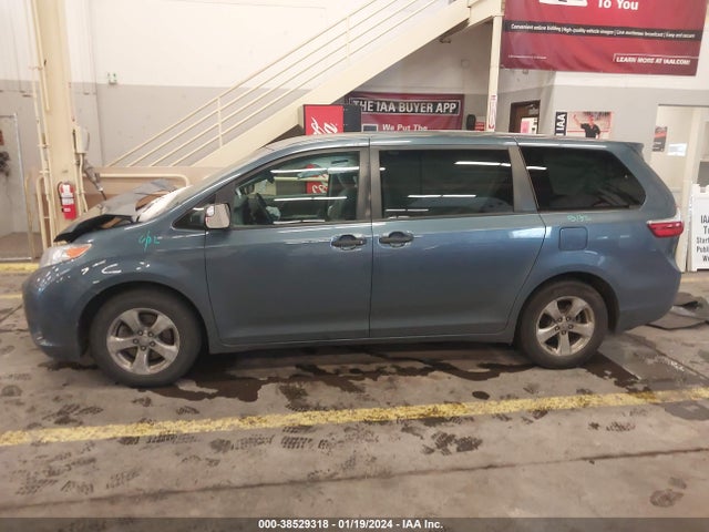 Toyota Sienna L 7 Passenger 2017 5TDZZ3DC4HS837751 Image 14