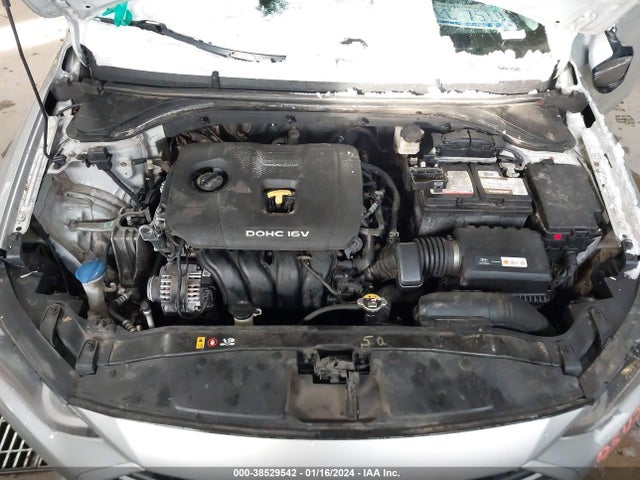 2018 HYUNDAI ELANTRA SEL VIN: 5NPD84LF9JH264470