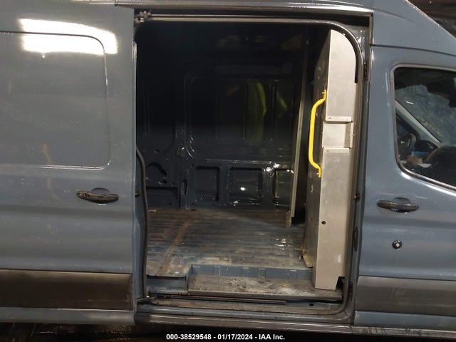 Ford Transit-250 2019 1FTYR3XM5KKB12755 Image 8