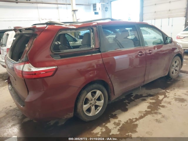 Toyota Sienna Le 8 Passenger 2017 5TDKZ3DCXHS804769 Image 4