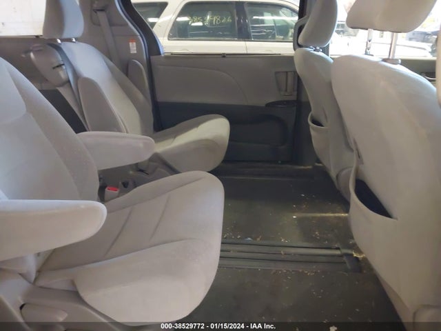 Toyota Sienna Le 8 Passenger 2017 5TDKZ3DCXHS804769 Image 8
