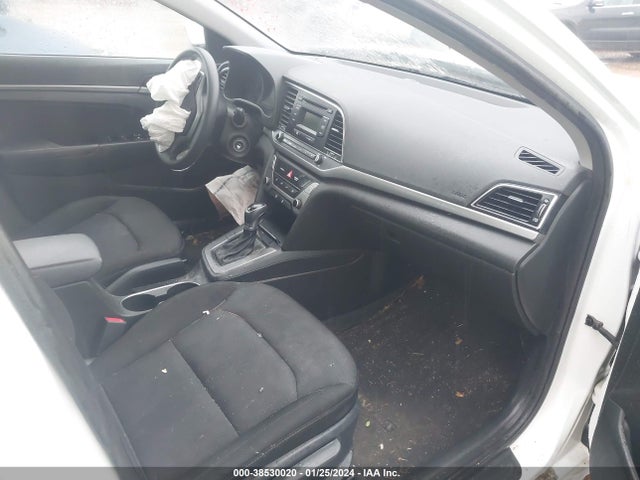 Hyundai ELANTRA SE 2018 5NPD74LF0JH351063 Image 5