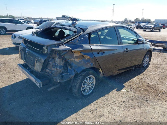 Toyota Prius Two 2018 JTDKBRFU3J3582547 Image 4