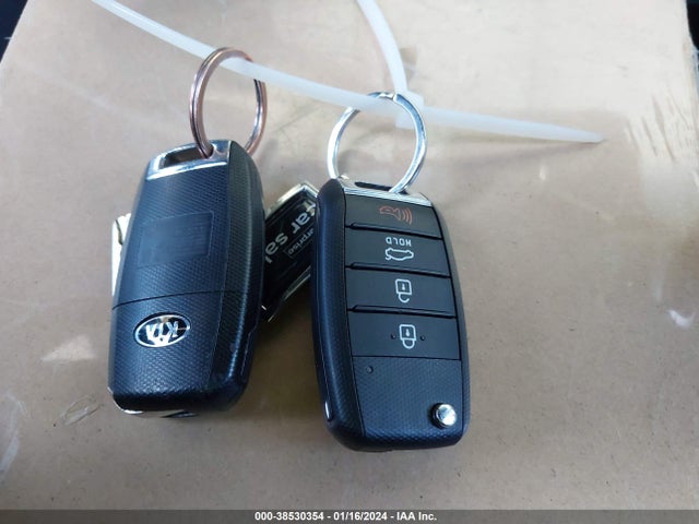 KIA Optima Lx 2018 5XXGT4L32JG228987 Image 11