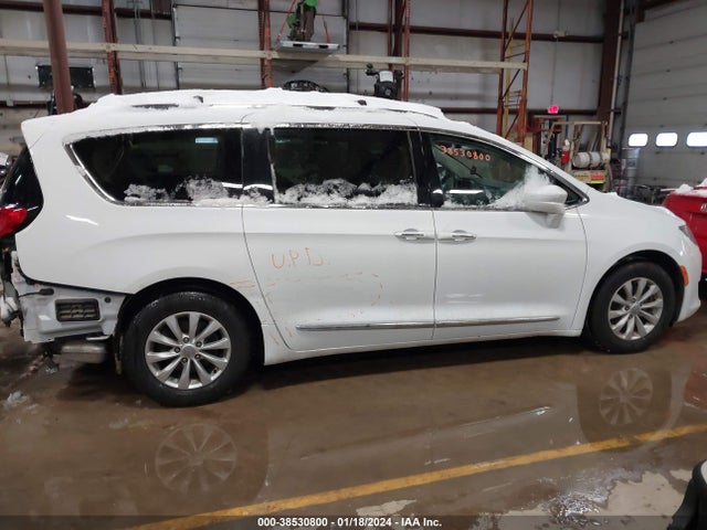 2018 CHRYSLER PACIFICA TOURING L VIN: 2C4RC1BGXJR277289