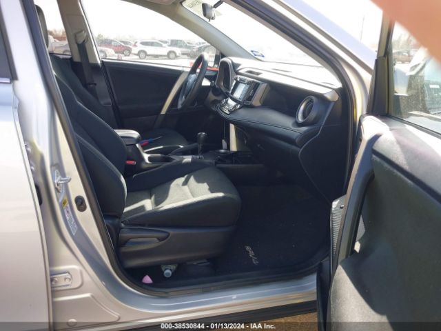 2T3WFREV9EW114535 Toyota Rav4 Xle