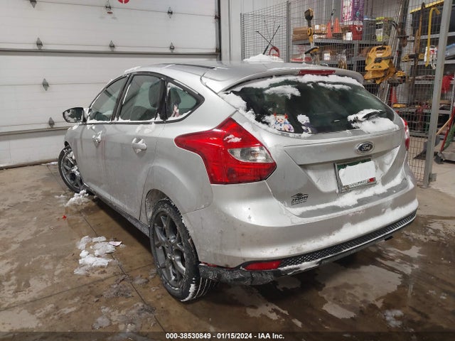 2013 FORD FOCUS SE VIN: 1FADP3K2XDL354664