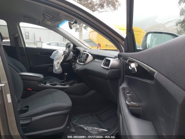 KIA Sorento 3.3l Lx 2017 5XYPG4A55HG209526 Image 5