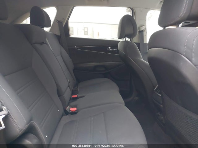 KIA Sorento 3.3l Lx 2017 5XYPG4A55HG209526 Image 8
