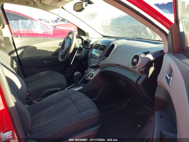 Chevrolet Sonic Lt Auto 2015 1G1JC5SGXF4200977 Image 5