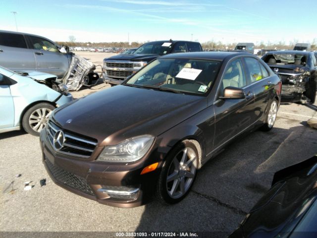 2013 MERCEDES-BENZ C 250 WDDGF4HB0DA778122 Photo 1
