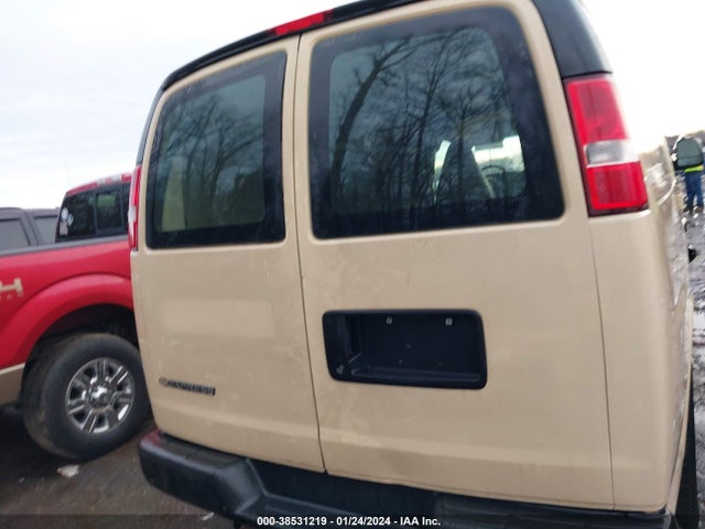 Chevrolet Express 2500 Work Van 2016 1GCWGAFF9G1270940 Image 16
