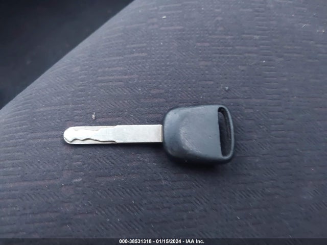 2004 HONDA CIVIC LX VIN: 1HGEM22504L037571