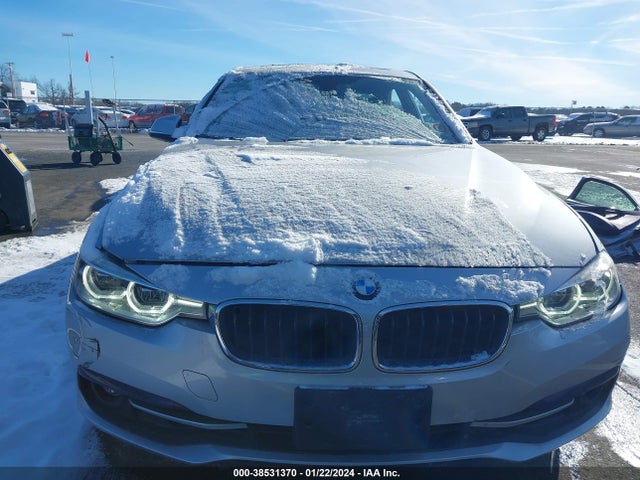 BMW 330i Xdrive 2018 WBA8D9G52JNU69587 Image 12