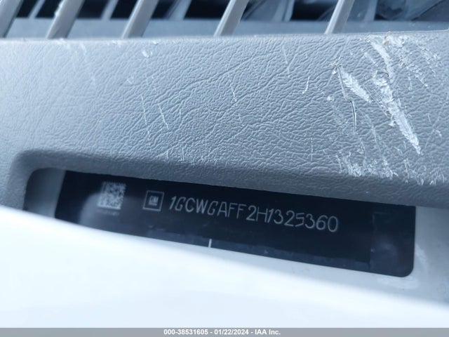 Chevrolet Express 2500 Work Van 2017 1GCWGAFF2H1325360 Image 9